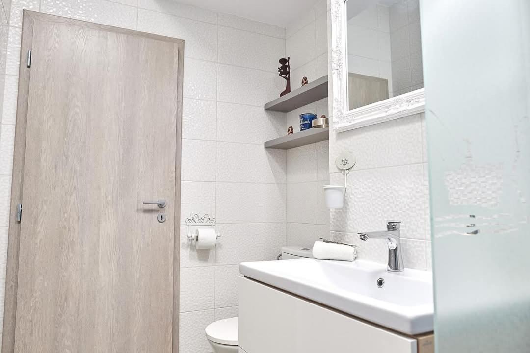 Gota Place Between And Sea Apartment Mamaia